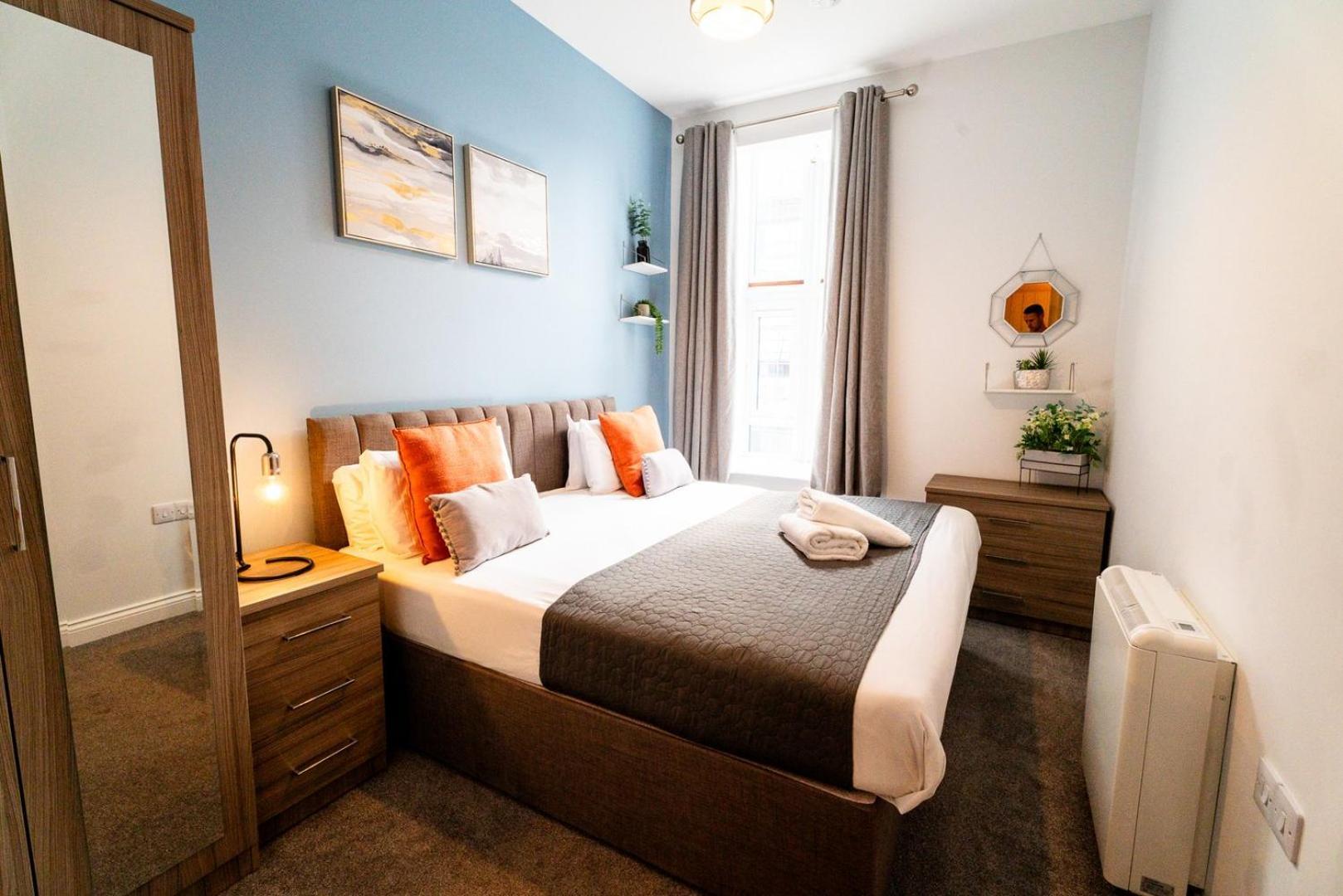 Free Parking | Smart Tv | 4 Guests Apartment Swansea Ruang foto