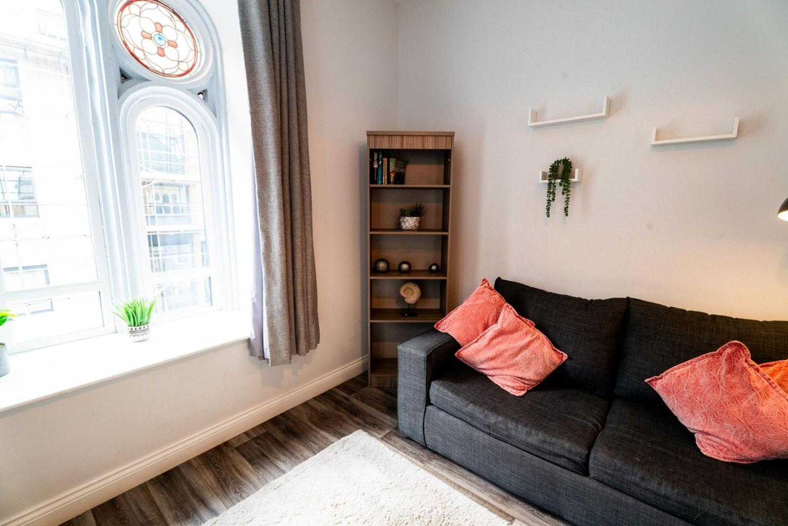 Free Parking | Smart Tv | 4 Guests Apartment Swansea Ruang foto