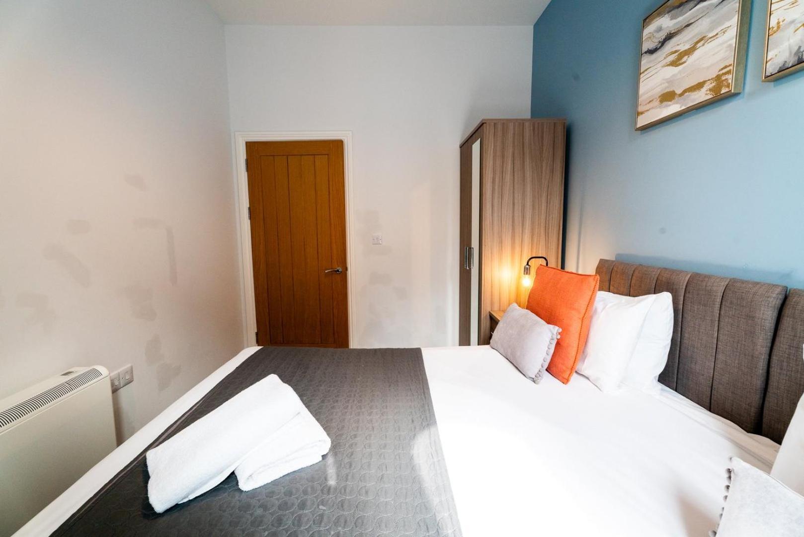 Free Parking | Smart Tv | 4 Guests Apartment Swansea Ruang foto
